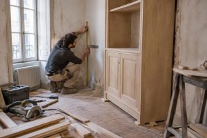 murs pas d’équerre : découvrez les surcoûts possibles lors d’une rénovation, les travaux concernés et les solutions pour mieux maîtriser votre budget.