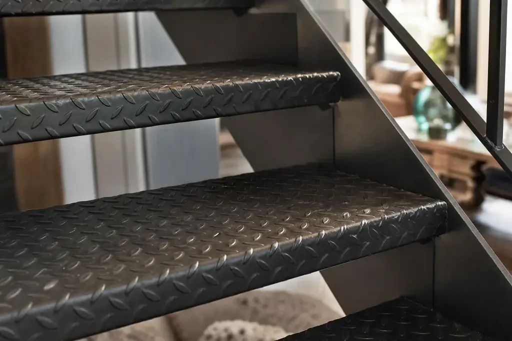 Marches d'escalier en tôle larmée acier